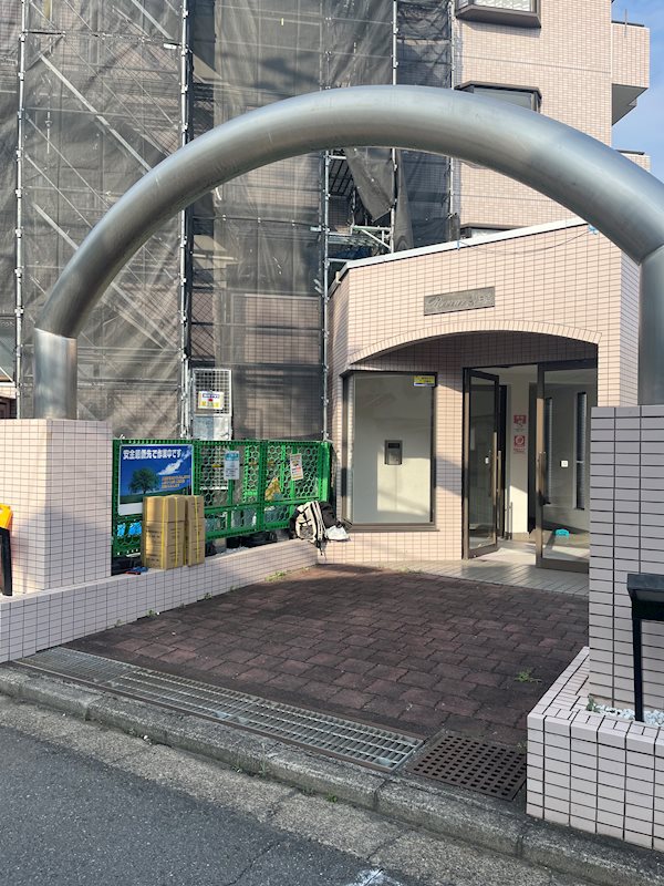 神奈川県横浜市港北区日吉３丁目 エントランス