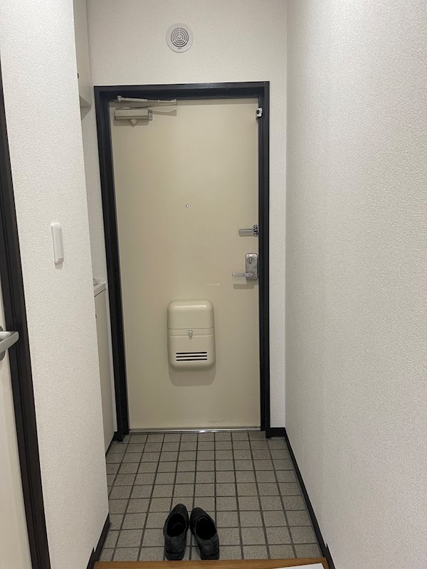 神奈川県横浜市港北区日吉３丁目 玄関