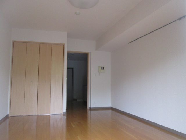 神奈川県川崎市中原区宮内３丁目 リビング