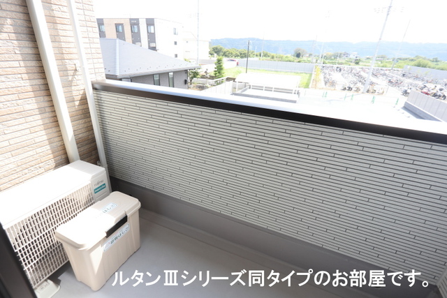 神奈川県川崎市多摩区長沢４丁目 ベランダ