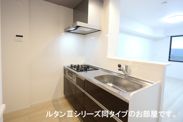 神奈川県川崎市多摩区長沢４丁目 キッチン