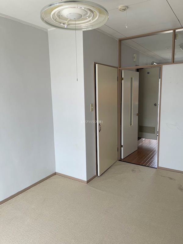 神奈川県川崎市中原区井田２丁目 リビング