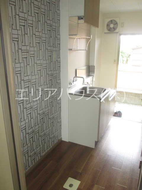 神奈川県川崎市中原区下小田中３丁目 リビング