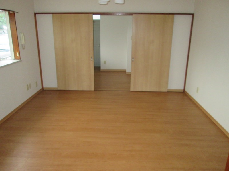 神奈川県川崎市中原区下小田中３丁目 リビング