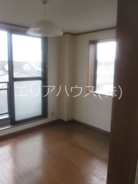 神奈川県川崎市中原区井田杉山町 リビング