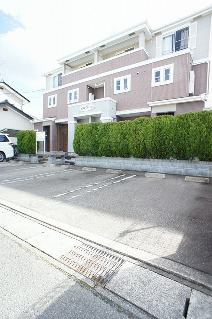 グラン・ドミール 駐車場