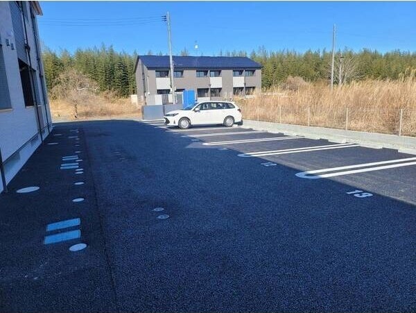 Avance 駐車場