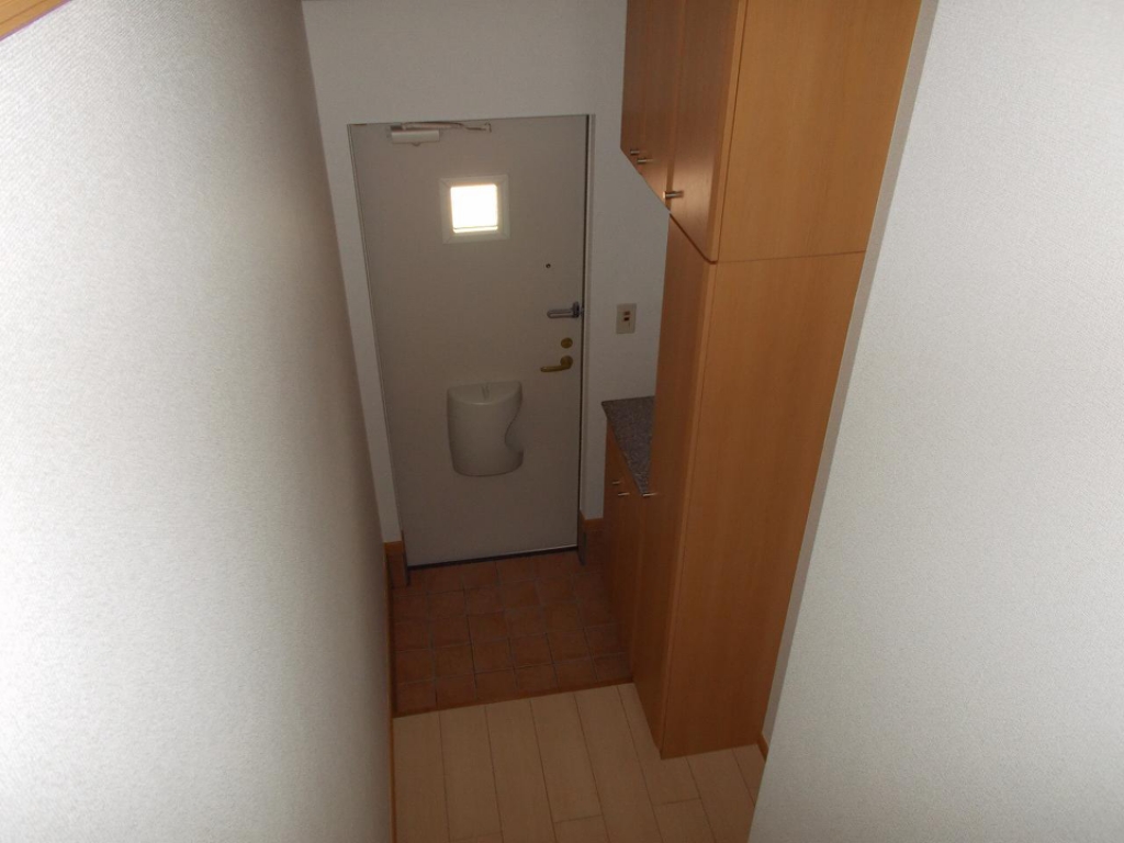 ラフレシール・ノーヴァ　Ｂ 玄関