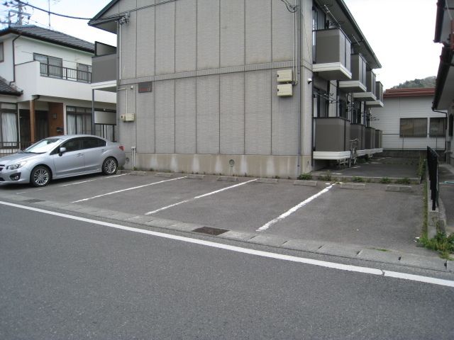 アルカディア 駐車場