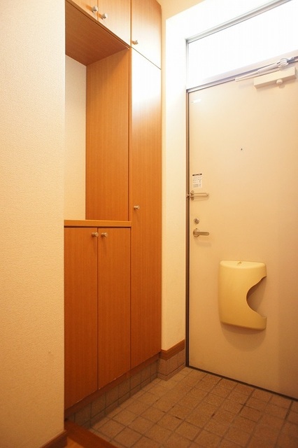 カーサ　アンソレイユＳ 玄関