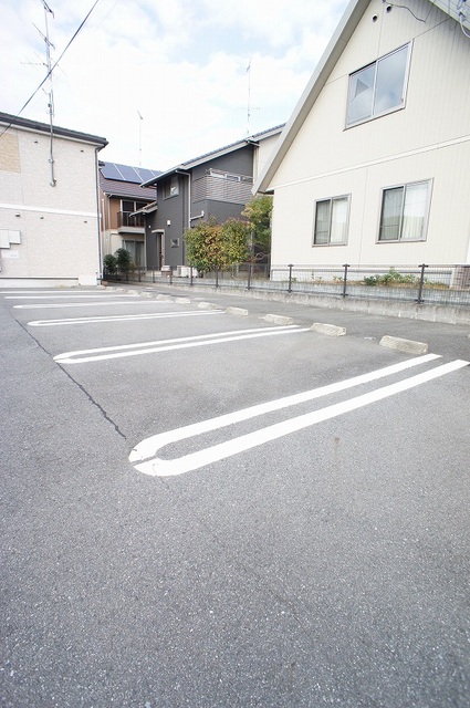 デスパシオ・カーサ 駐車場