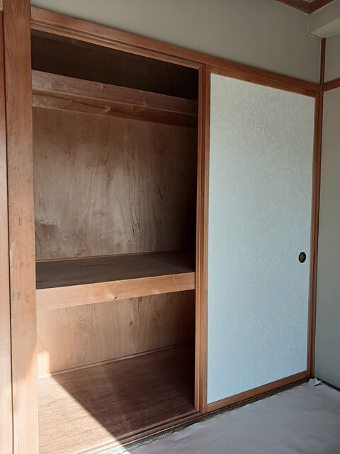 メゾンクレスト 収納