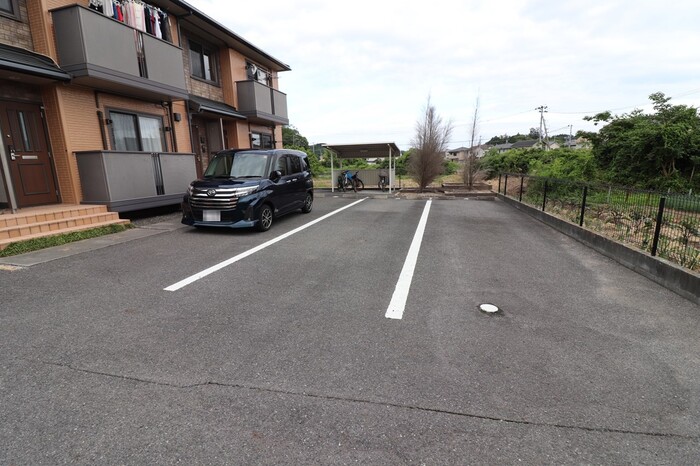 グローリア　Ａ棟 駐車場