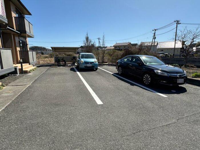 グローリア　Ａ棟 駐車場