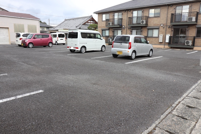 アクア 駐車場