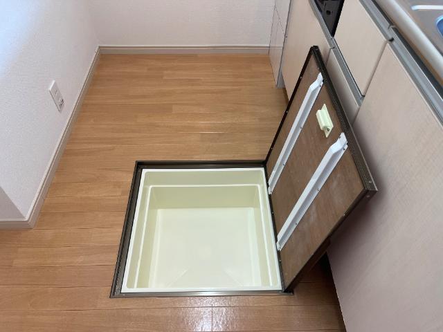 エスポ・ワール 収納