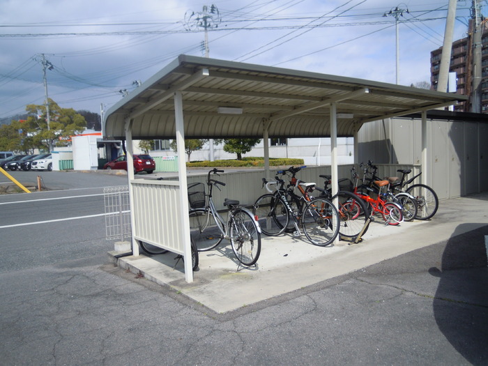 アンバーガーデン 駐車場