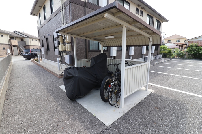 レスポワ－ル岡小名　Ｂ 駐車場