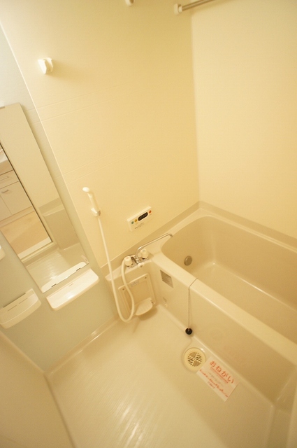 クレメント・ミヤマエ 風呂画像