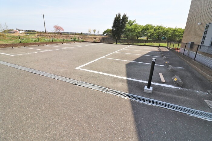 エラーラ 駐車場