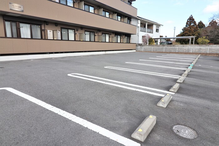 ソレイユ富岡 駐車場