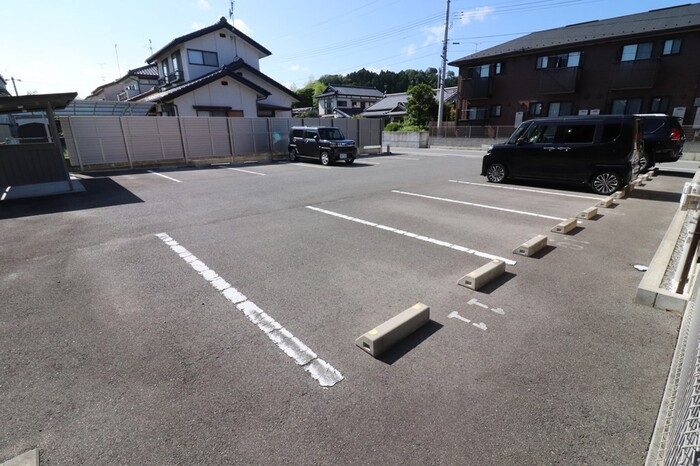 アルシオンＢ 駐車場