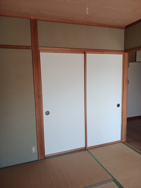 メゾンクレスト 収納