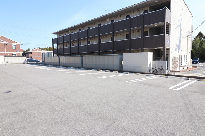 プランドールヒルズ 駐車場