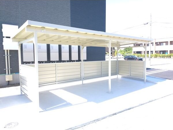 Casa My Familiar(カーサ マイ ファミリア) 駐車場