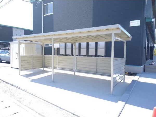 Casa You Familiar(カーサ ユー ファミリア) 駐車場
