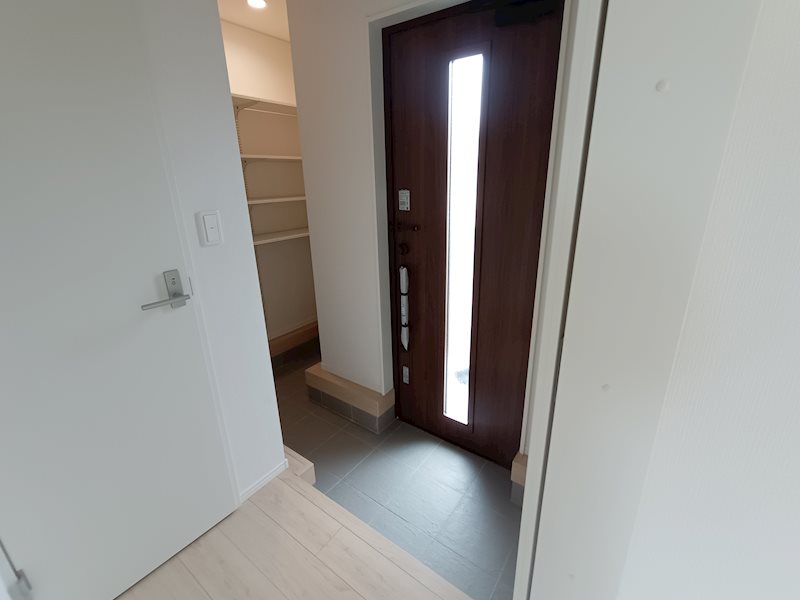 豊ヶ郷  新築平屋物件  玄関