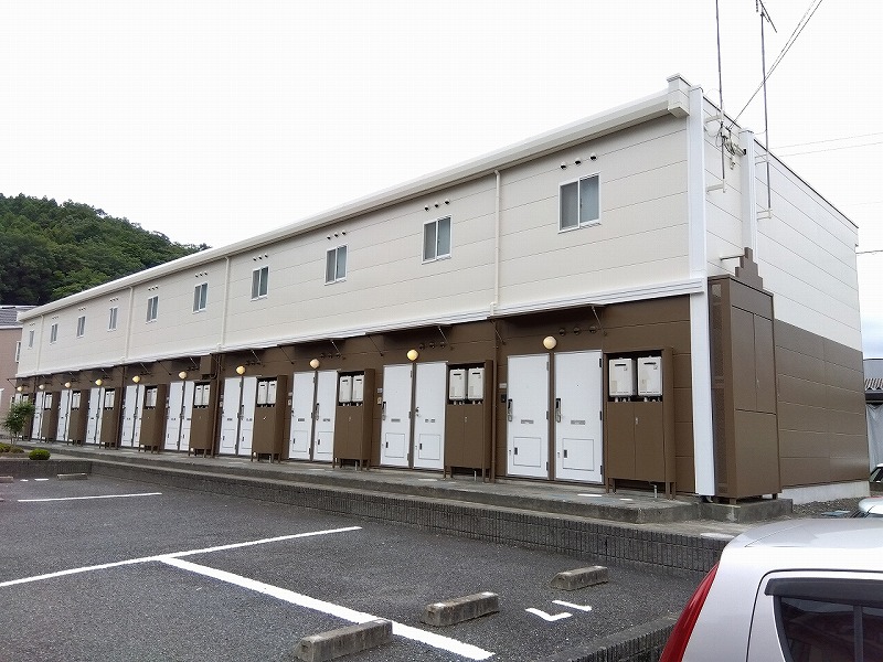 レオパレスグレスコート 外観