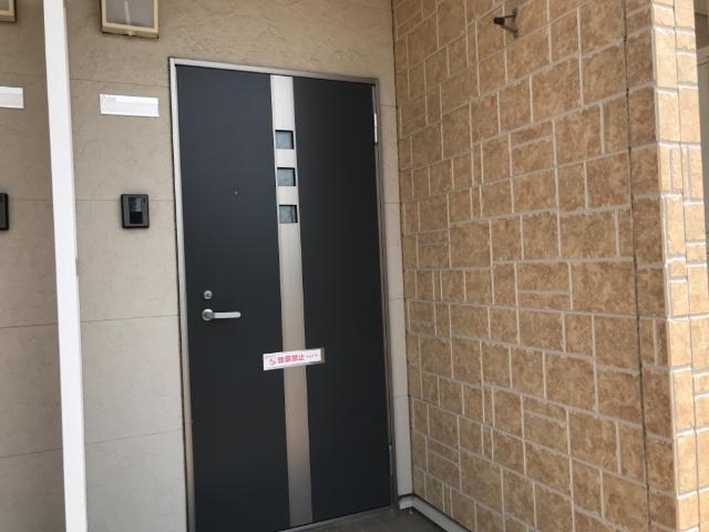 セントラルフィールド前原 玄関