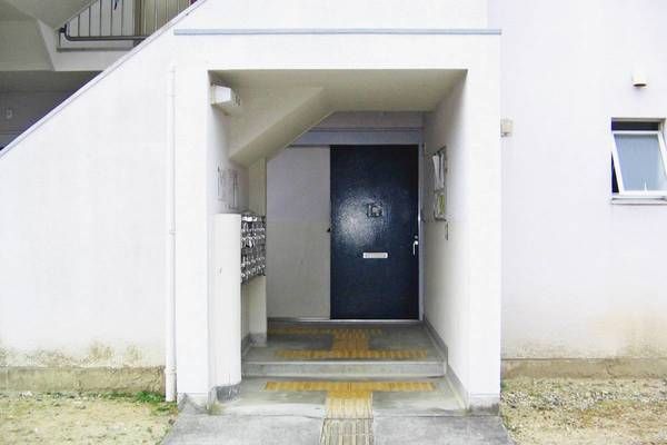 ビレッジハウス小名浜１号棟 エントランス