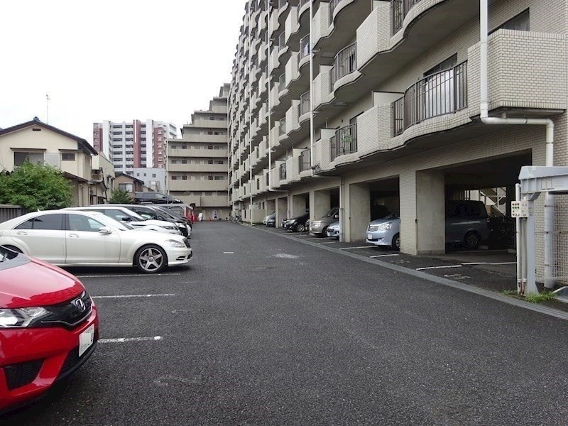 ダイヤメゾン戸田公園 駐車場