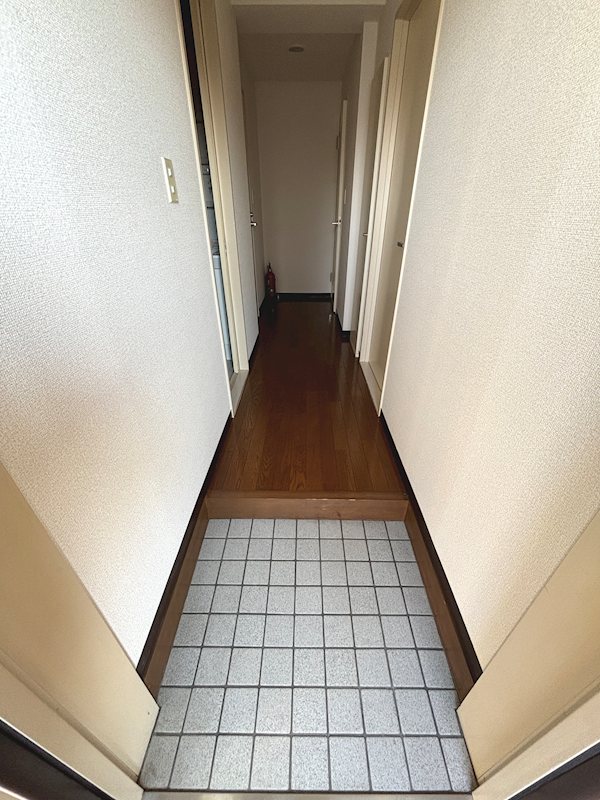角ビル 玄関