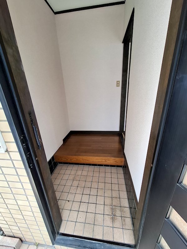 TOMOハウス 玄関