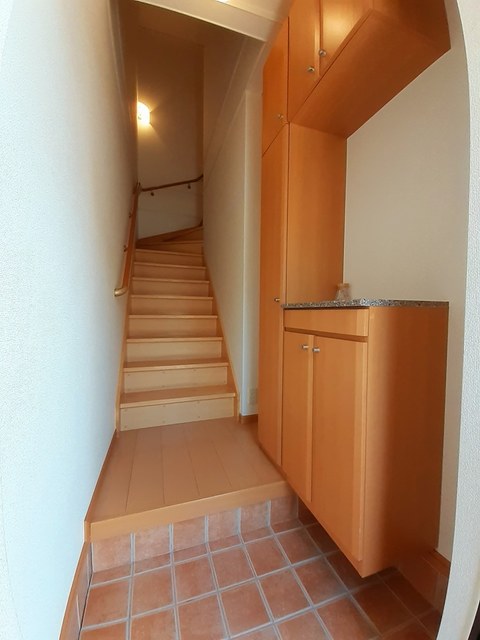 ウエストフィール伍号館 玄関