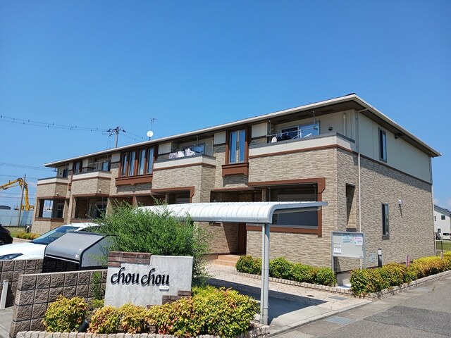 シュ　シュ 201号室 外観