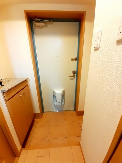 フラットワン 玄関