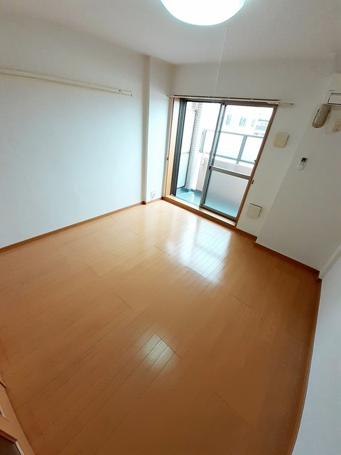 アーズ　アーズ リビング