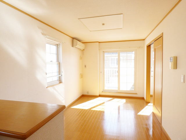 ベルデ・ビエントⅡ番館 リビング