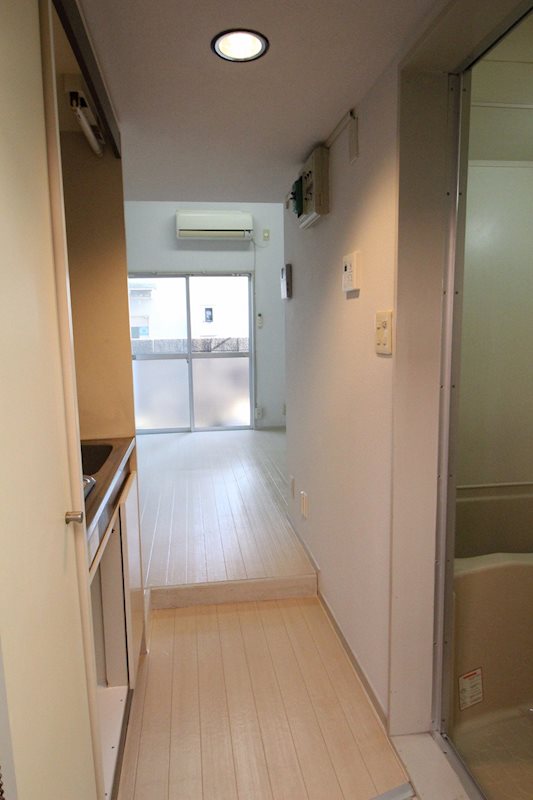 ホワイトヴィラ三鷹台 玄関