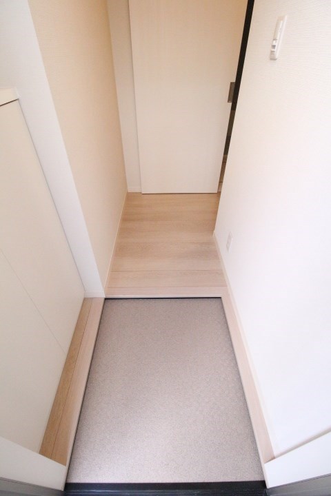 ハウゼ代沢 玄関