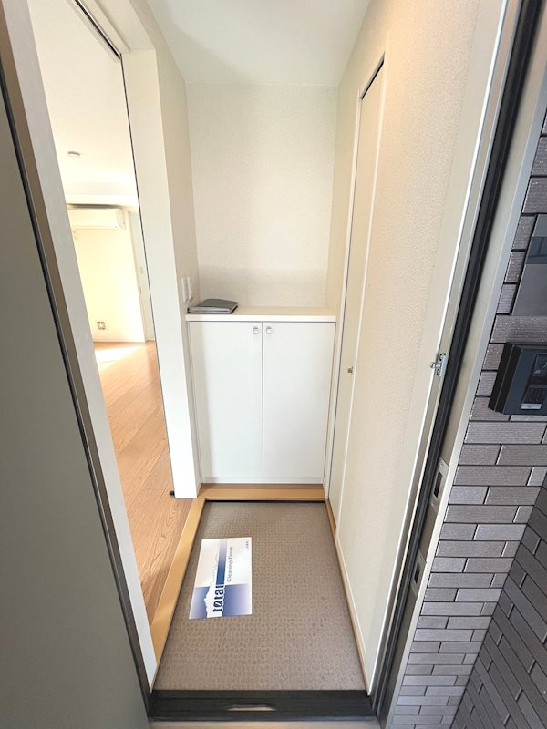 ツェルコーヴァ 玄関