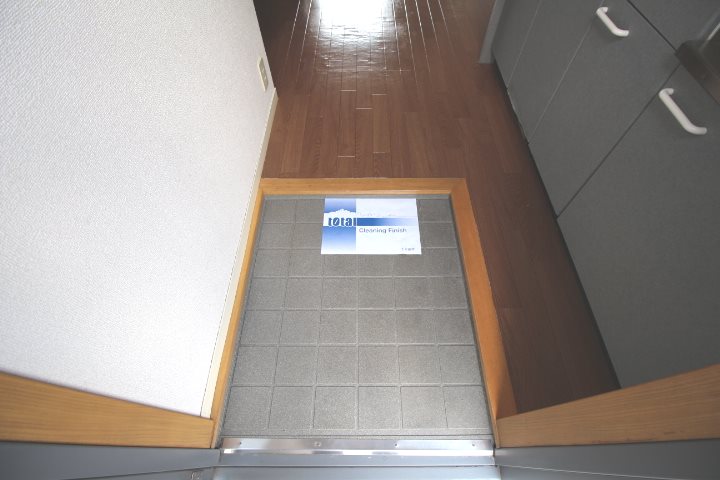 ハーミットクラブ代沢 玄関