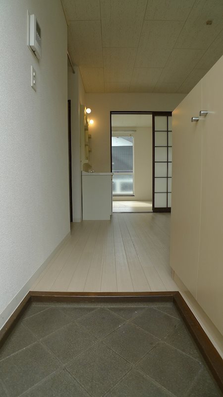 サンウエスト 玄関