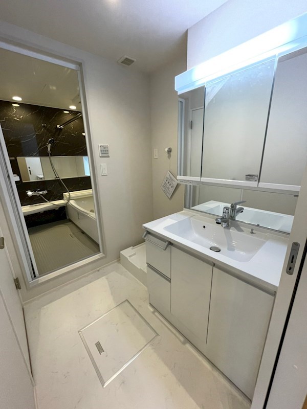 Ｅｍｉｇｒａｎｔ　Ｗｅｓｔ その他6