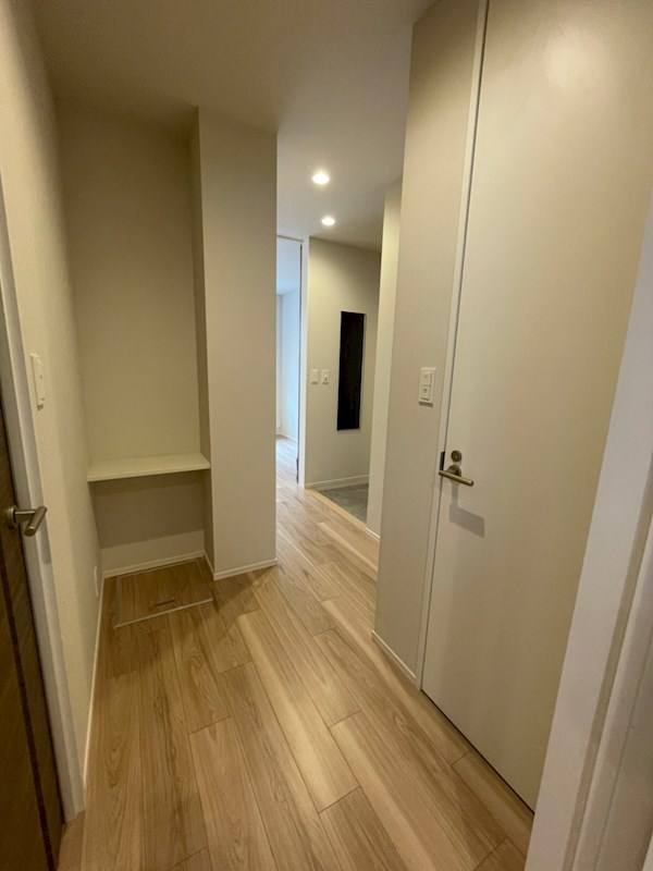 Ｅｍｉｇｒａｎｔ　Ｗｅｓｔ その他8