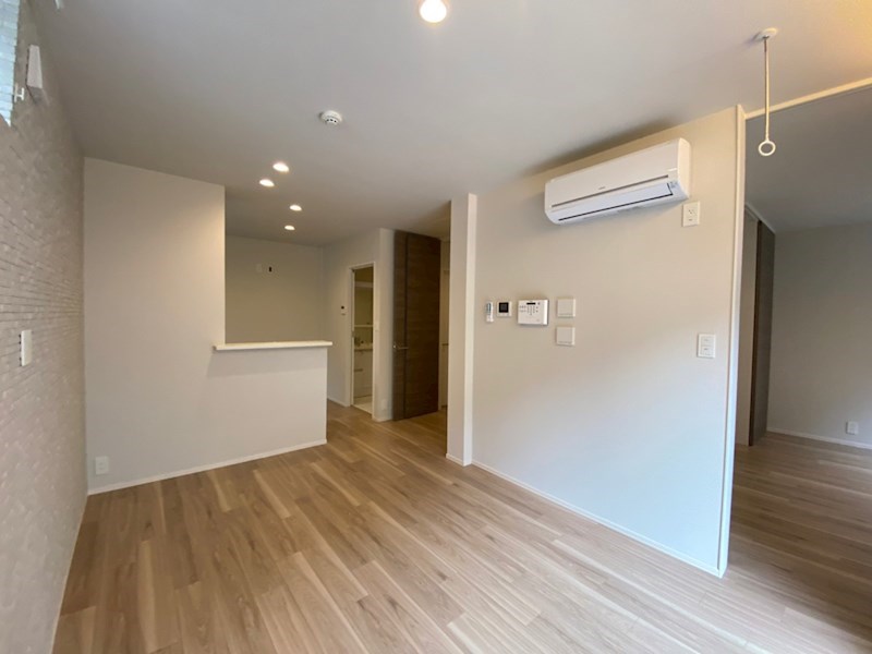 Ｅｍｉｇｒａｎｔ　Ｗｅｓｔ リビング